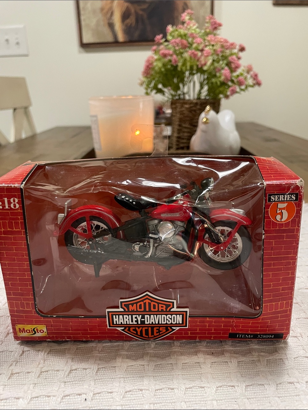 Harley-Davidson Red and Black Die-Cast Motorcycle Model